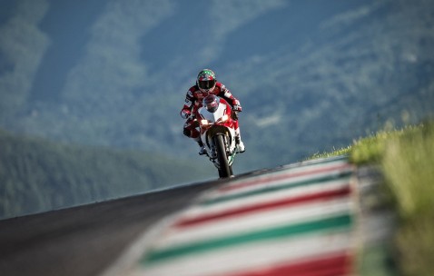 爱游戏体育-布伦森赛后谦逊发言登热搜，曼联横扫俄克拉荷马城雷霆引发热议